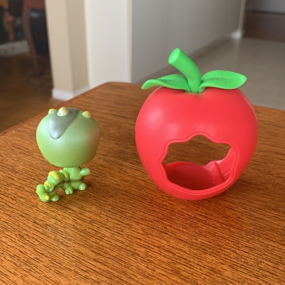 Littlest Pet Shop Authentic LPS #829 Caterpillar Hasbro 2008 Special Addition - Picture 4 of 7